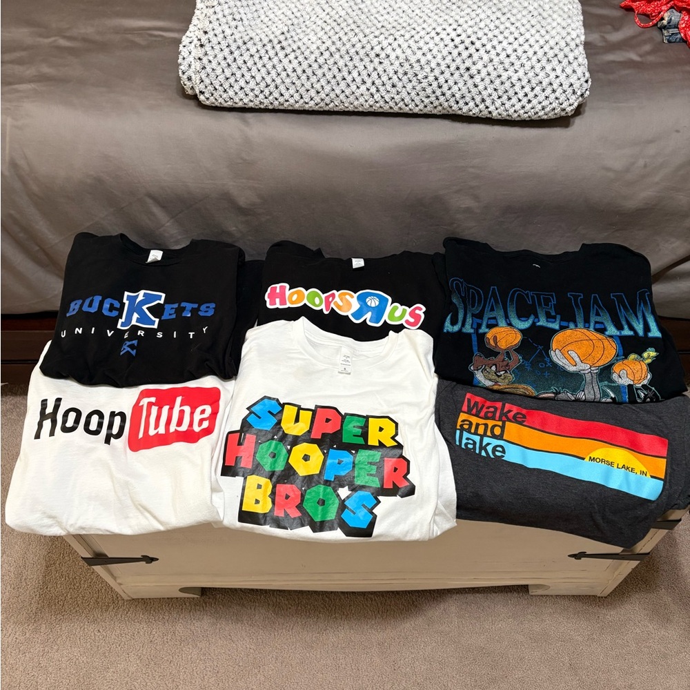 Men’s shirts size small all for $25